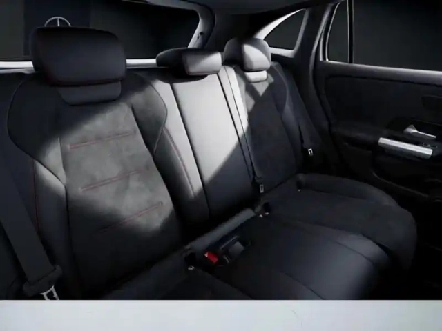 Mercedes Gla 250 e hybrid eq amg line — photo 9