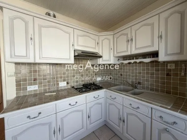 GRAND T4 81 M2 +3 CHAMBRES + CAVE 8M2 + PARKING