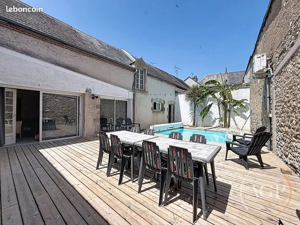 Maison 8 pièces 280 m²