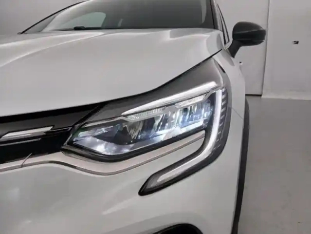 Renault Captur e-tech 145 - 21 r.s. line — photo 18