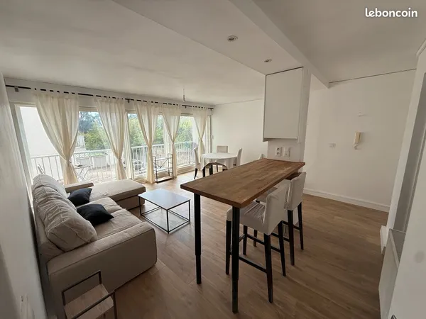 T3 meublé 64 m² - 2 chambres - Talence Centre / Forum - Balcon Sud-ouest et parking