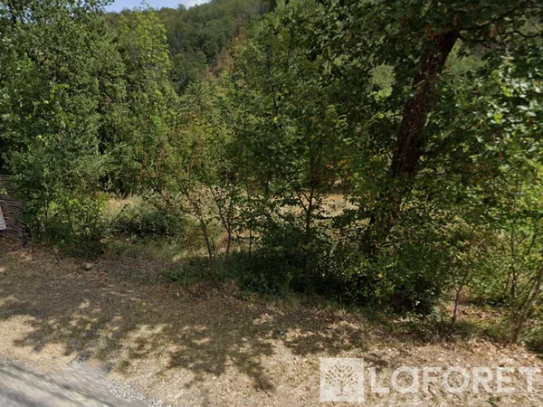 Terrain 1300 m²