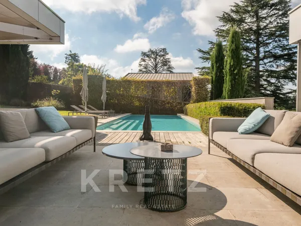 SAINT-CYR-AU-MONT-D'OR - VILLA D'ARCHITECTE CONTEMPORAINE - 293 M² - 4 CHAMBRES - PISCINE