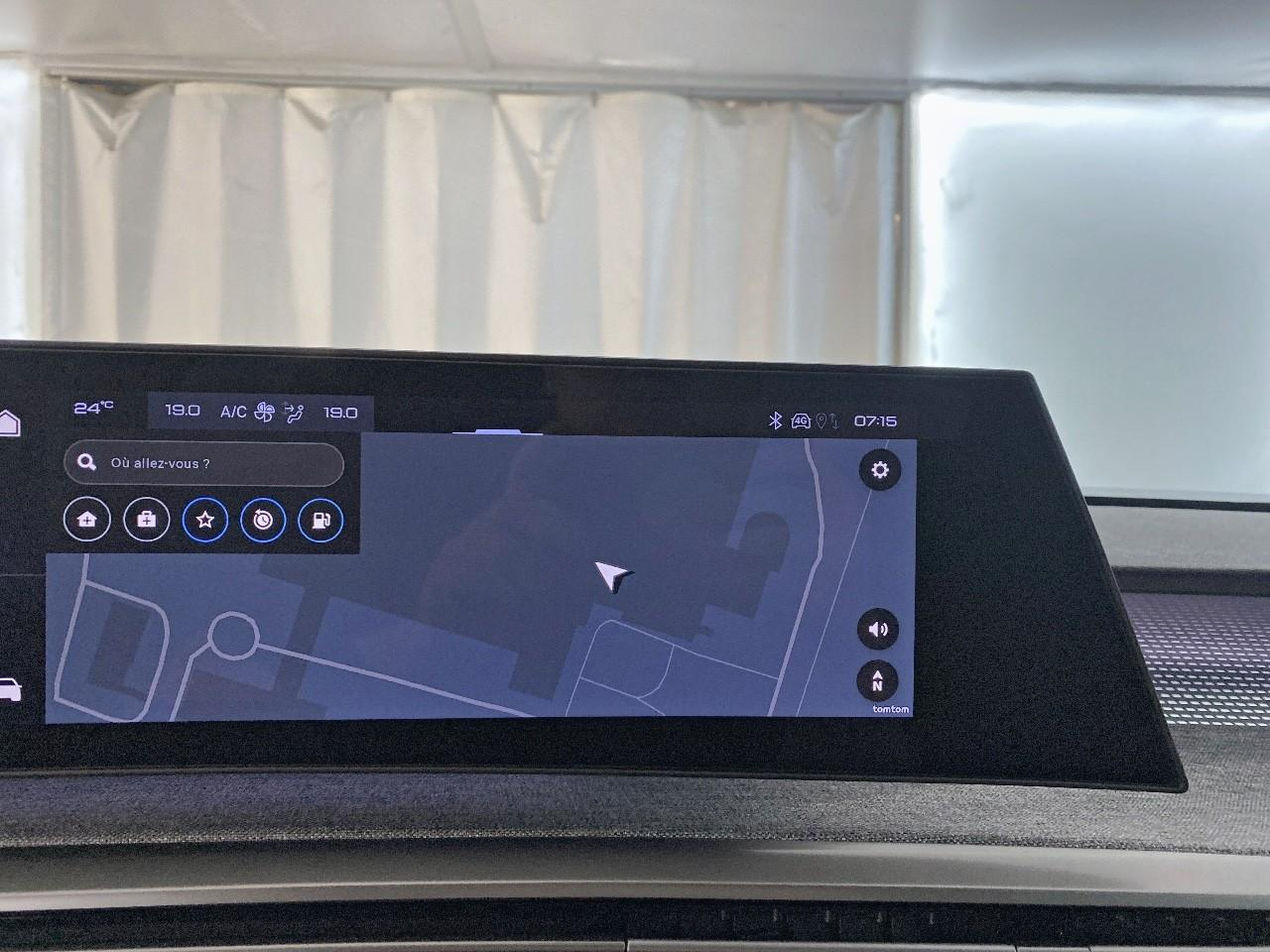 Peugeot 3008 hybrid 145 e-dcs6 gt — photo 14
