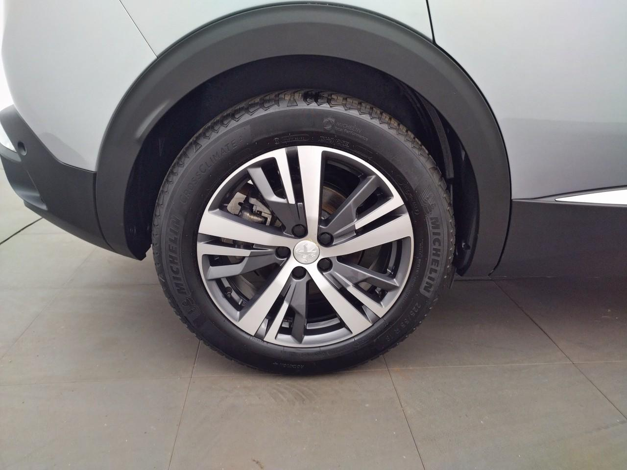 Peugeot 3008 hybrid 225 e-eat8 allure pack — photo 28