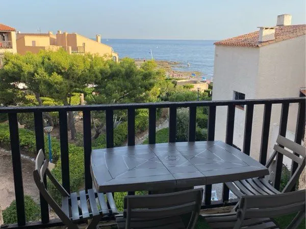 T2 mezzanine VUE MER 2 chambres en mezza -Sausset