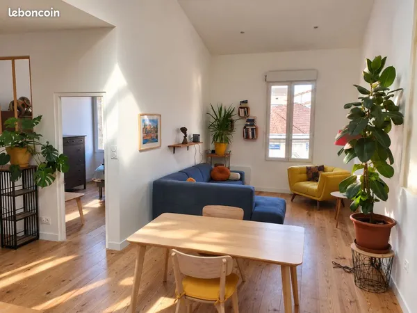 Bordeaux Bastide : beau 2 pièces modulable, lumineux et plein de charme
