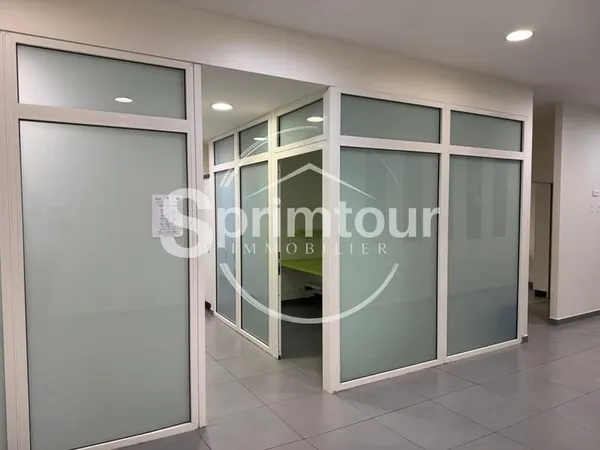 BASSE TERRE local professionnel ou commercial - centre ville
