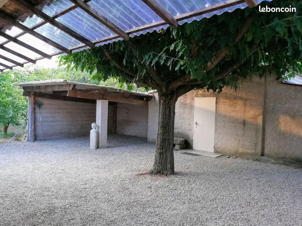 Eyragues maison en campagne