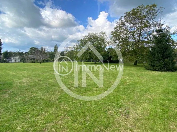 TERRAIN de 2416m2 en partie constructible sur la commune de