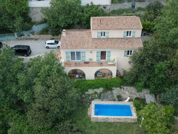 Maison 6 pièces 150 m²