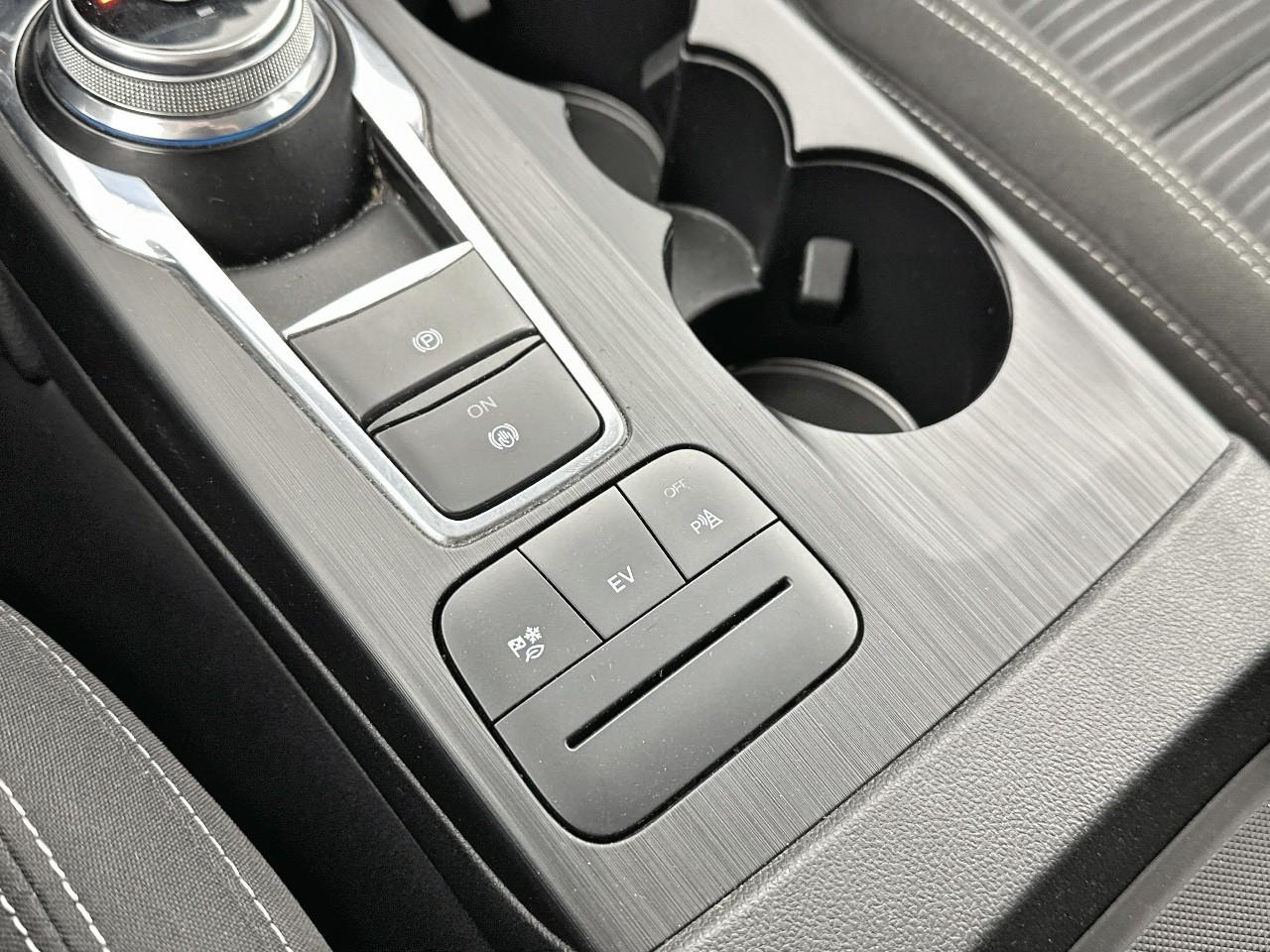 Ford Kuga 2.5 duratec 225 ch powersplit phev e-cvt s&s titan — photo 31