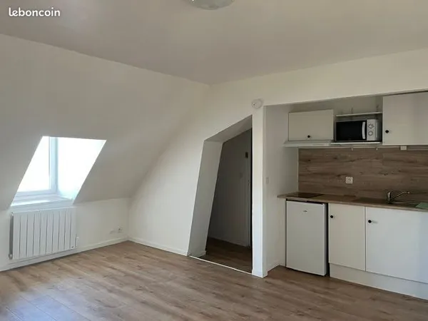 Appartement T 2 av de St Amand