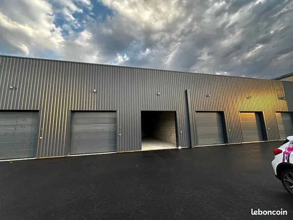 Local d’activité et entrepôt Location Chavanoz  35m² 400€