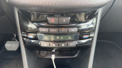 Peugeot 208 1.2 Puretech 110 EAT6 - Allure – 2016 – 114052 km – Essence – Boîte Automatique — photo 23