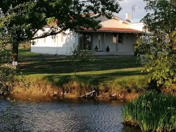 Maison meublee et equipee et garage
