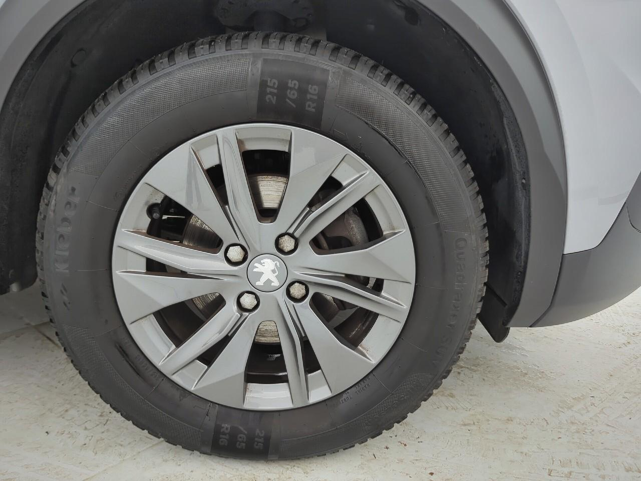 Peugeot 2008 puretech 130 s&s eat8 style — photo 30