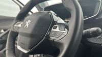 Peugeot 2008 1.2 PureTech 130ch S&S Roadtrip EAT8 — photo 18