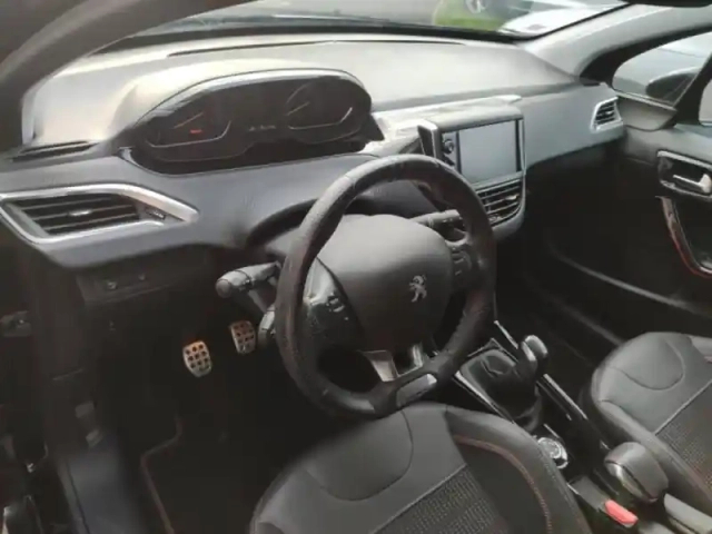 Peugeot 2008 1.2 puretech 110ch gt line s&amp;s — photo 13