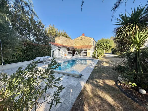MAISON EN PIERRE 4 CHAMBRES + DUPLEX ET PISCINE ET EMPLACEMENT BARQUE !