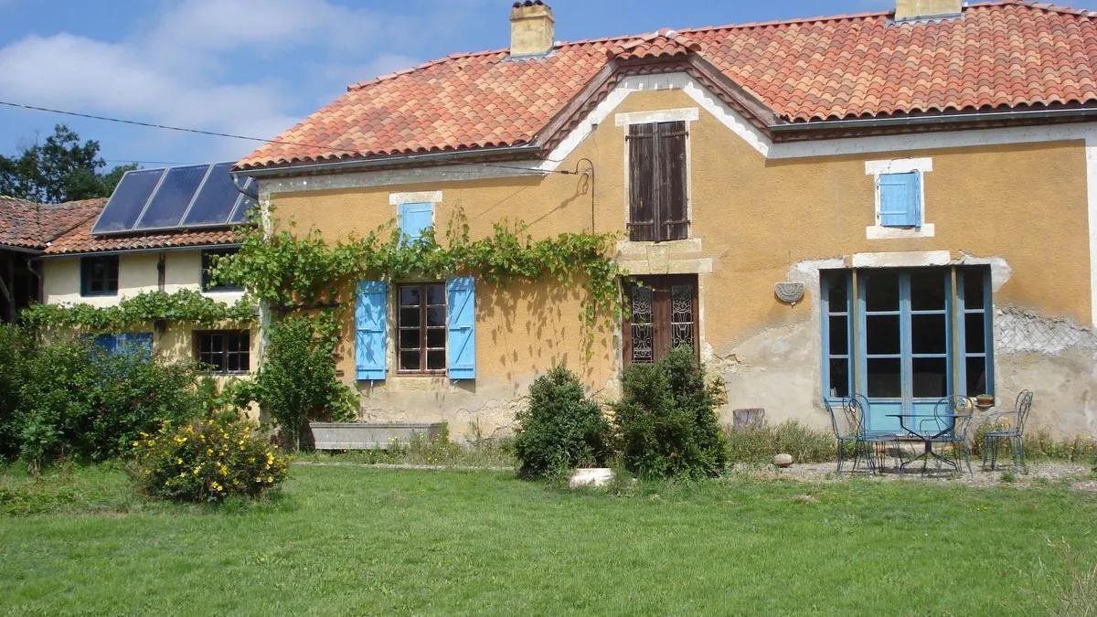 Photo 1