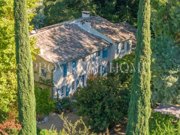 Propriété 11 pièces 330 m²