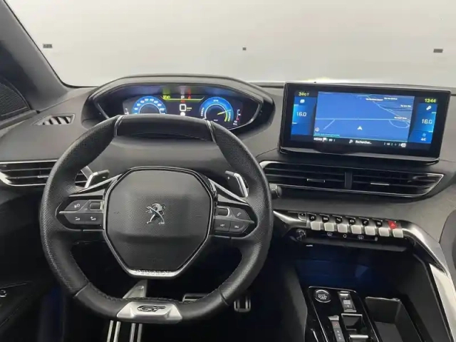Peugeot 3008 hybrid 225 e-eat8 — photo 23