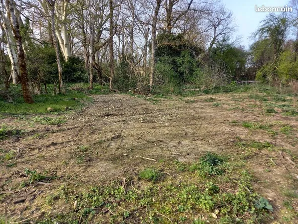 Saïx 81710, terrain plat de 677 m²