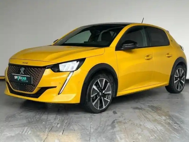 Peugeot 208 e- 136ch gt — photo 1