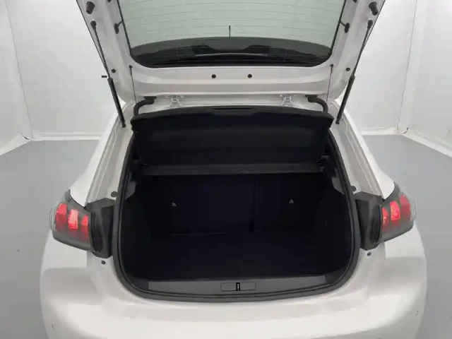 Peugeot 208 electrique 50 kwh 136ch — photo 19