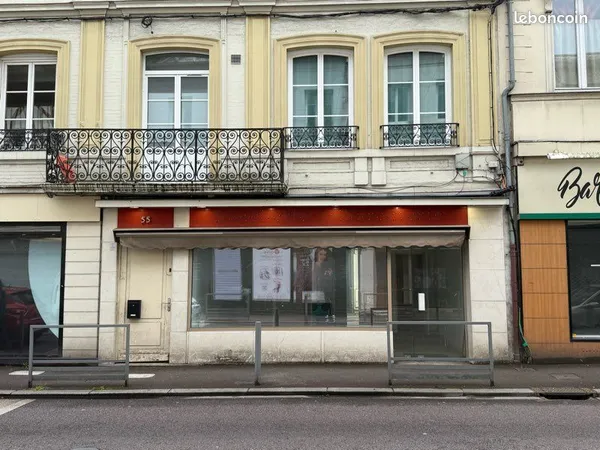 Local commercial 29 m² rénové - Rue Sadi Carnot - Vitrine, cave et réserve