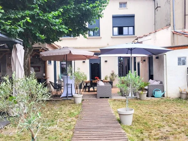 Maison 7 pièces 203 m²