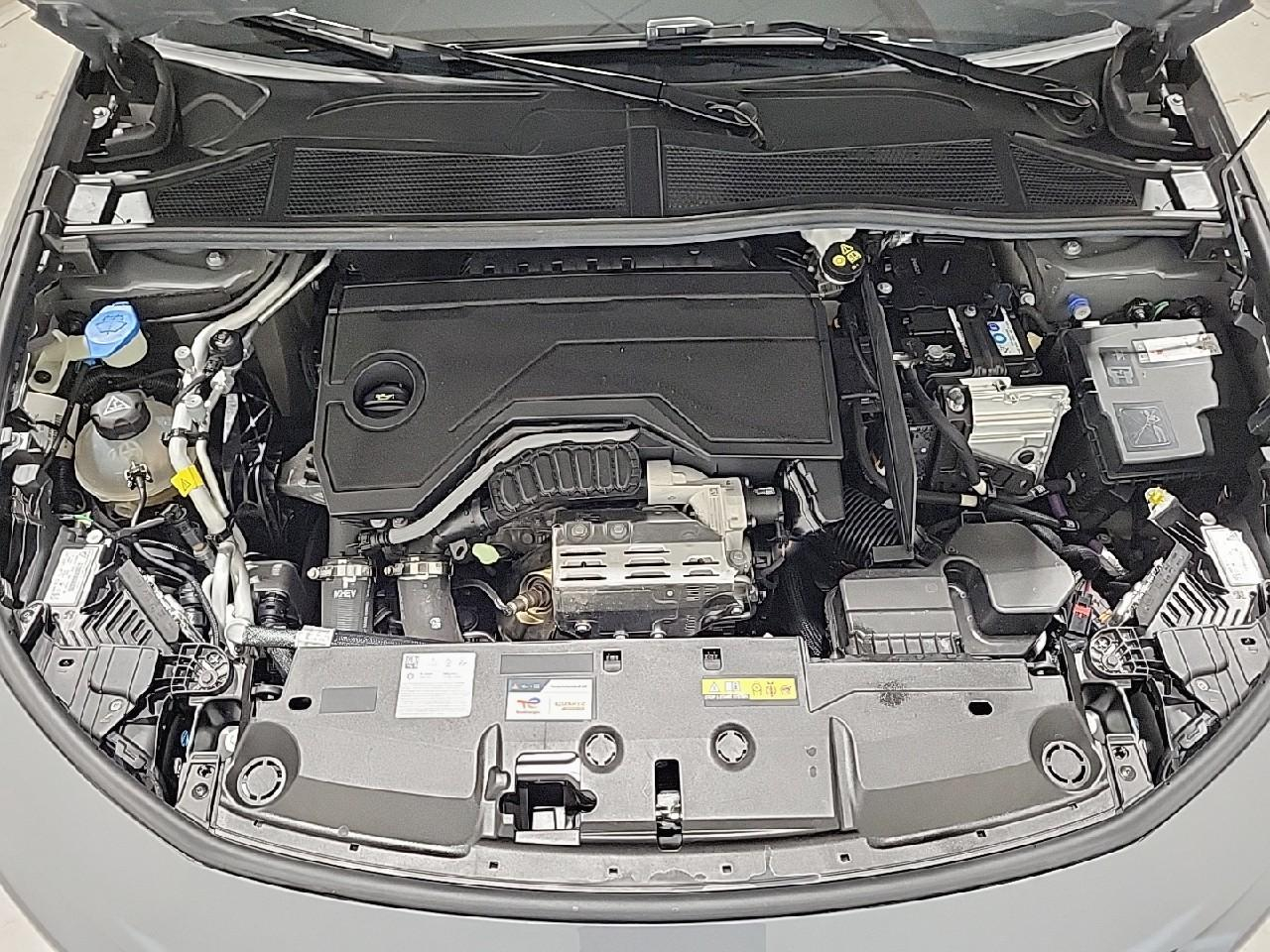 Peugeot 308 hybrid 145 e-dcs6 allure — photo 15