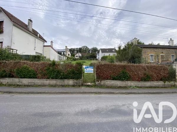Terrain 823 m²