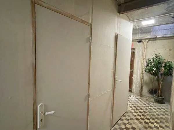 2 box de stockage sécurisés aux Halles de Béziers