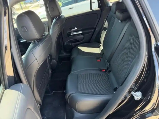 Mercedes Gla 200 d progressive line — photo 6