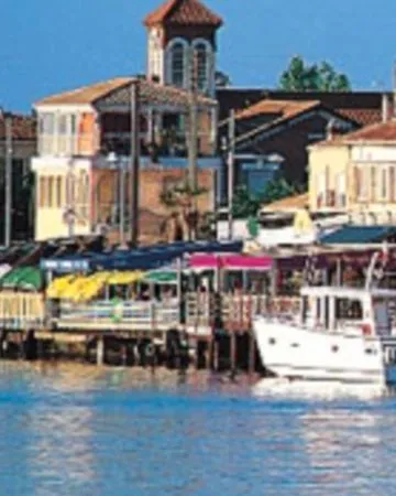 T2 Grau d Agde avec parking plage et commerce à pied