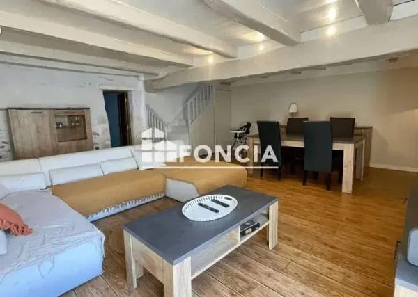 Maison de bourg en pierre rénovée 116 m² + grange + terrain - St Coutant-le-Grand