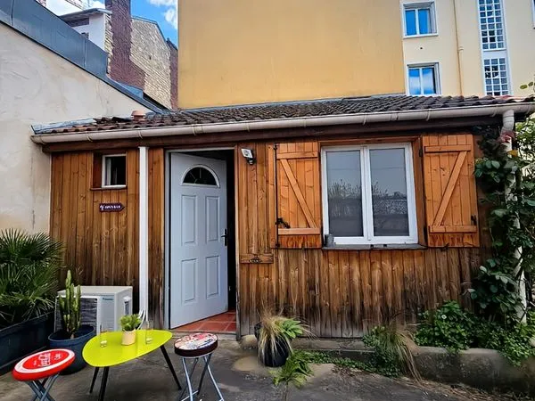 Maisonnette de 18m2 utile à ivry