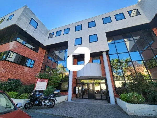 Bureaux 677 m²