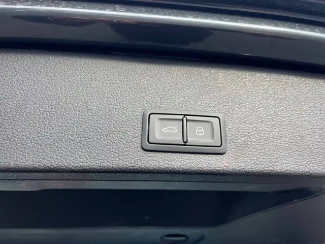 Audi Q2 35 tfsi 150 s tronic 7 — photo 21