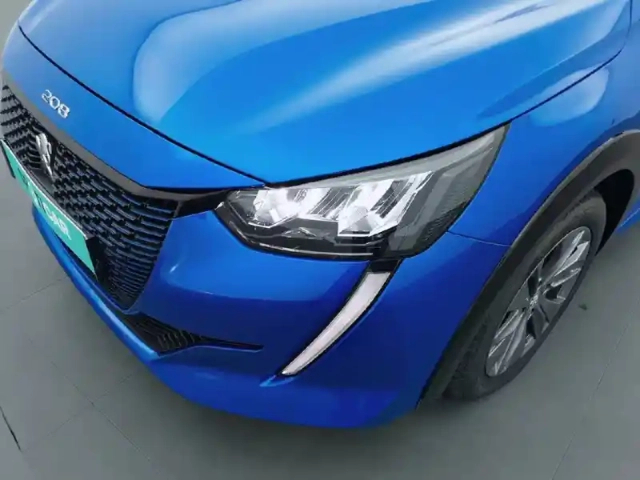 Peugeot 208 electrique 50 kwh 136ch — photo 22