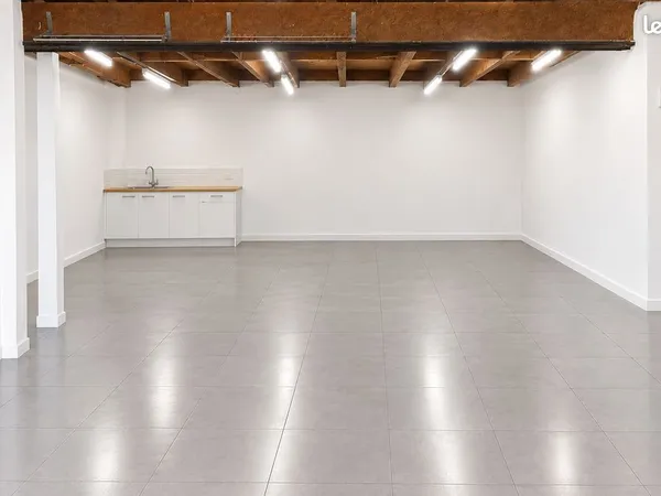 Local commercial 40 m² - Forte visibilité & passage - Seilh - 900 HT HC