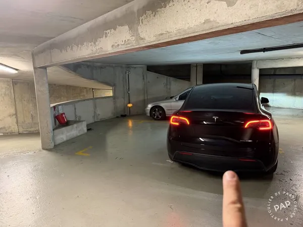 Garage/Parking