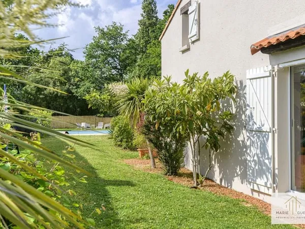 Propriété de 200m2, 7 pièces avec piscine sur Basse-Goulaine