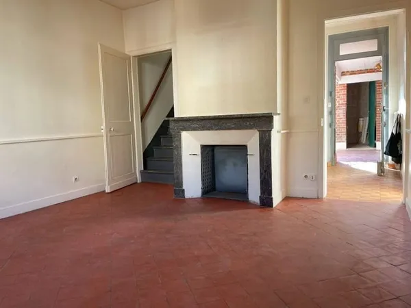 À Beauvais (60), maison de ville 2 chambres et cour intérieu