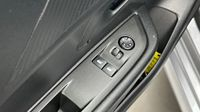 Peugeot 208 Premium BlueHDi 100 S&S BVM6 — photo 19