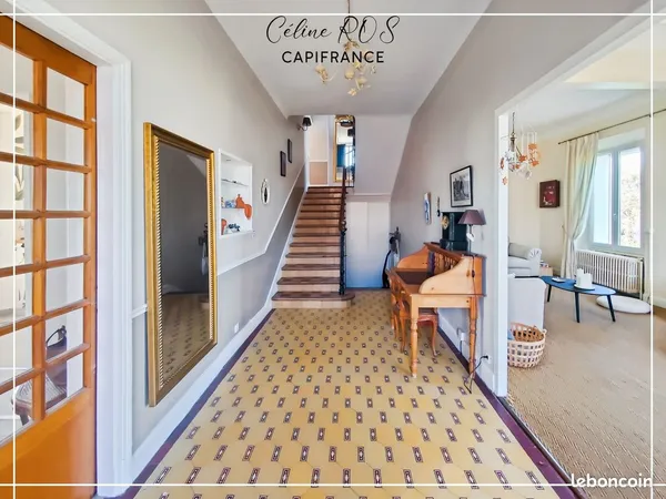 Maison 11 pièces 276 m²