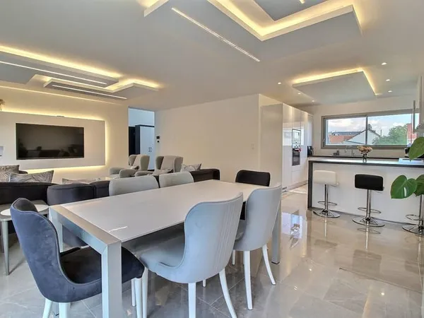 Maison d'architecte neuve 6 pièces à vendre à Ormes - Grand standing