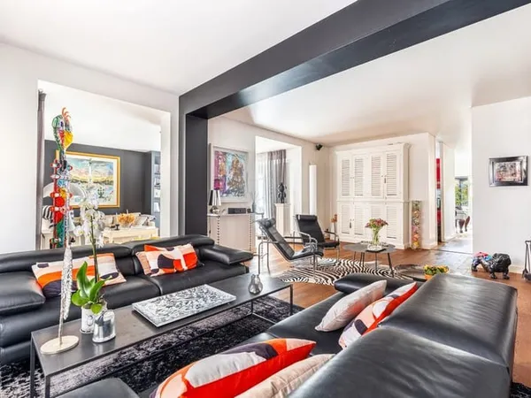 Mérignac, une maison aux volumes exceptionnels, entre éléganc